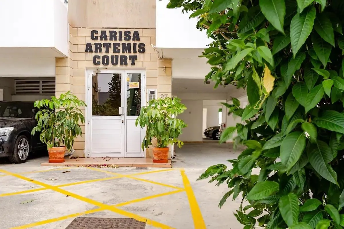 Apartment Carisa Downtown With Rooftop Pool Larnaca